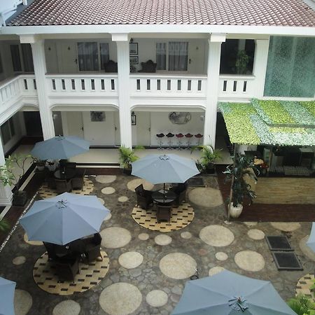 Ramayana Hotel Makassar Exteriör bild