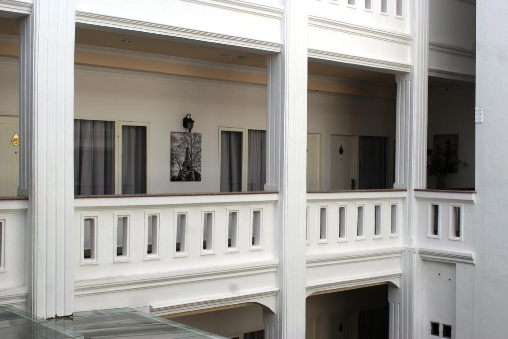 Ramayana Hotel Makassar Exteriör bild