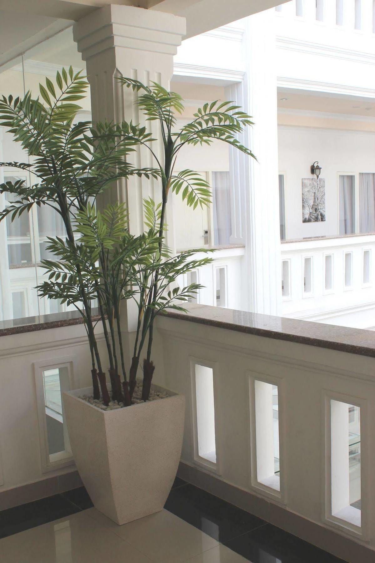 Ramayana Hotel Makassar Exteriör bild